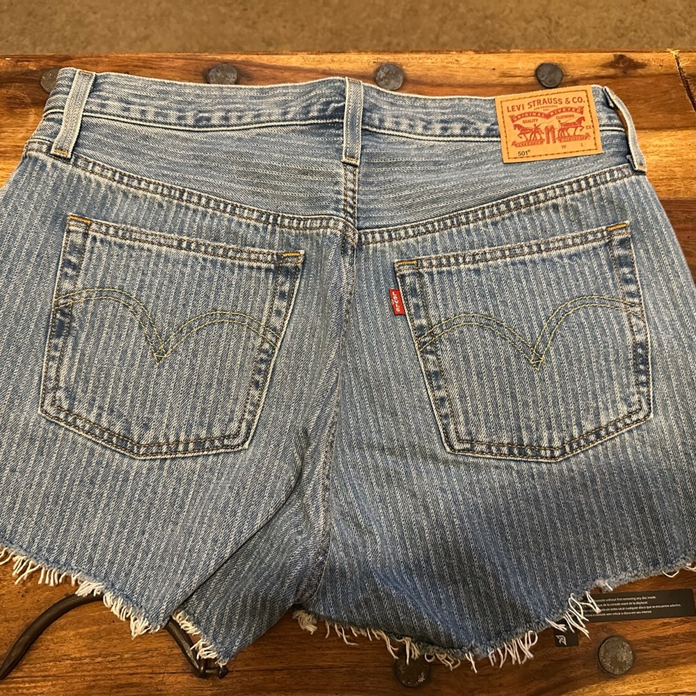 Levi's Women's Blue Denim Shorts - Picture 2 of 8